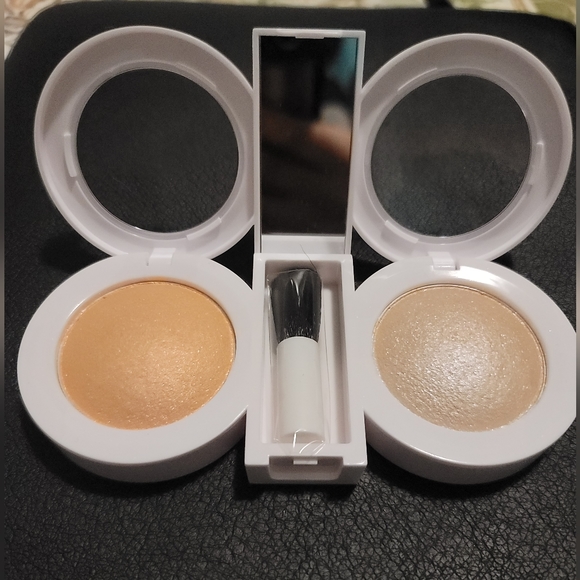 ❌️SOLD -⭐️$5 or FREE - HARD CANDY HIGHLIGHTER DUO - Picture 3 of 4